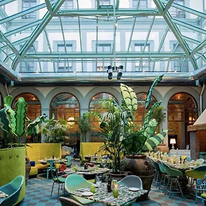 4* ホテル 25hours Piazza San Paolino
