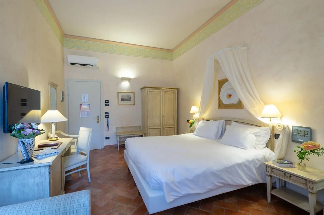 ***  Hotel Davanzati Floransa İtalya